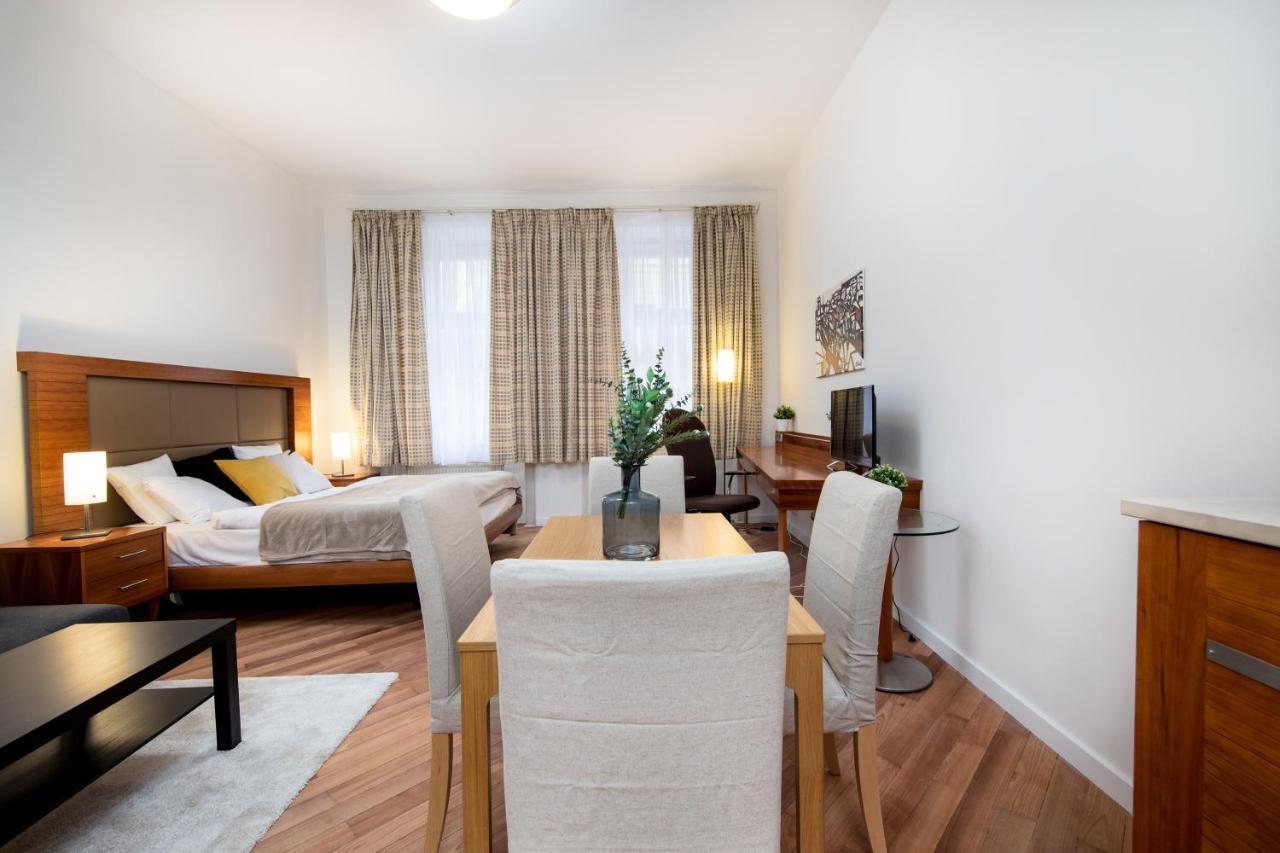 Old Town Square Holiday Homes Prague Ngoại thất bức ảnh